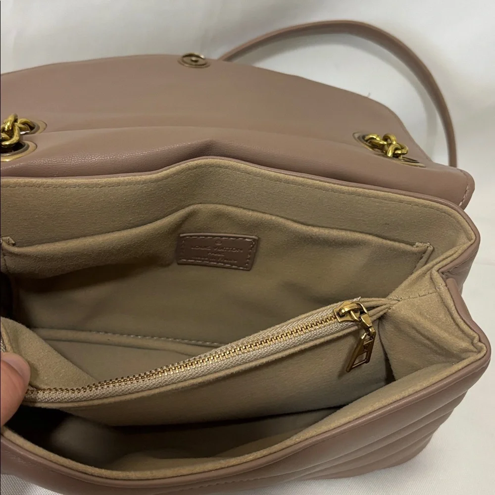LV “Look a Like” Tan Wave Chain Shoulder Bag - Picture 12 of 14